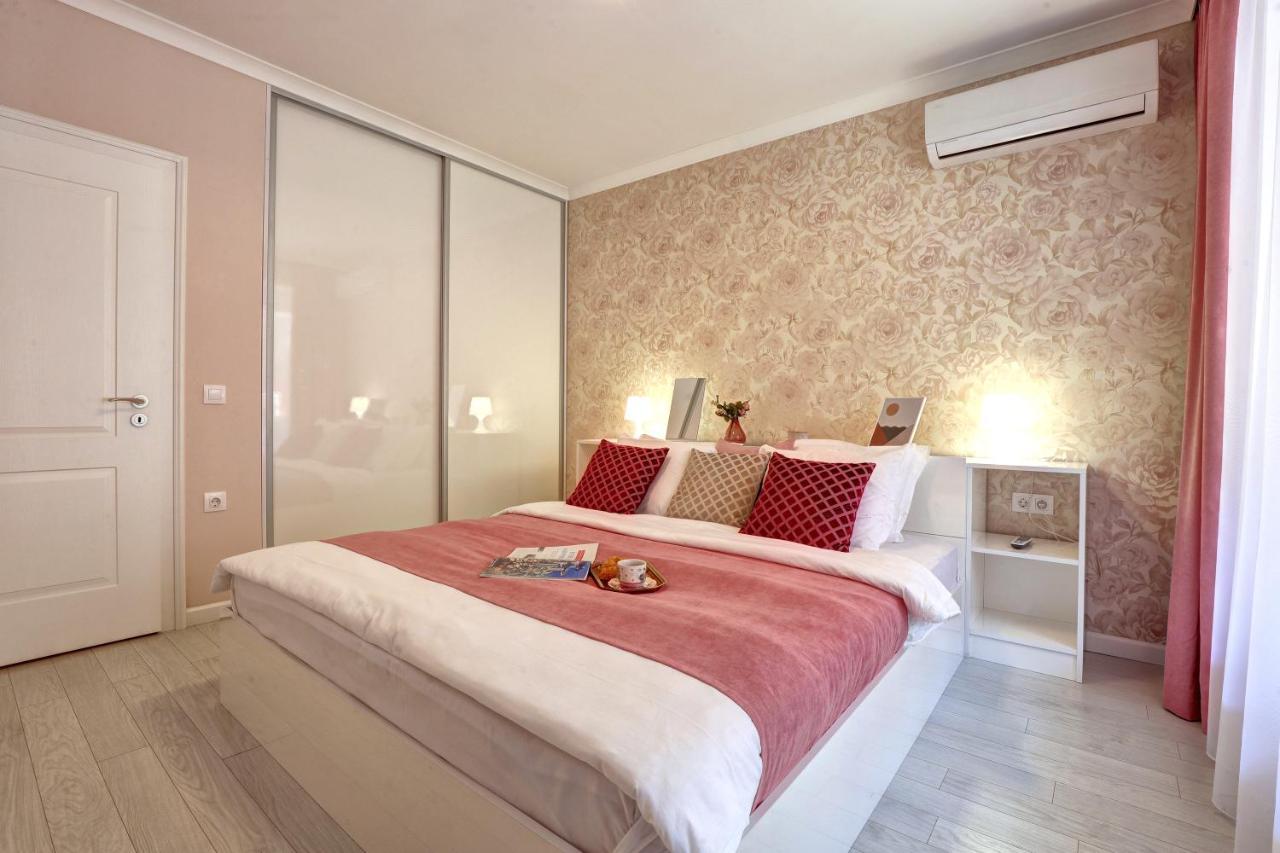 Luxury Center Apartments In Grand Karavel Warna Exterior foto