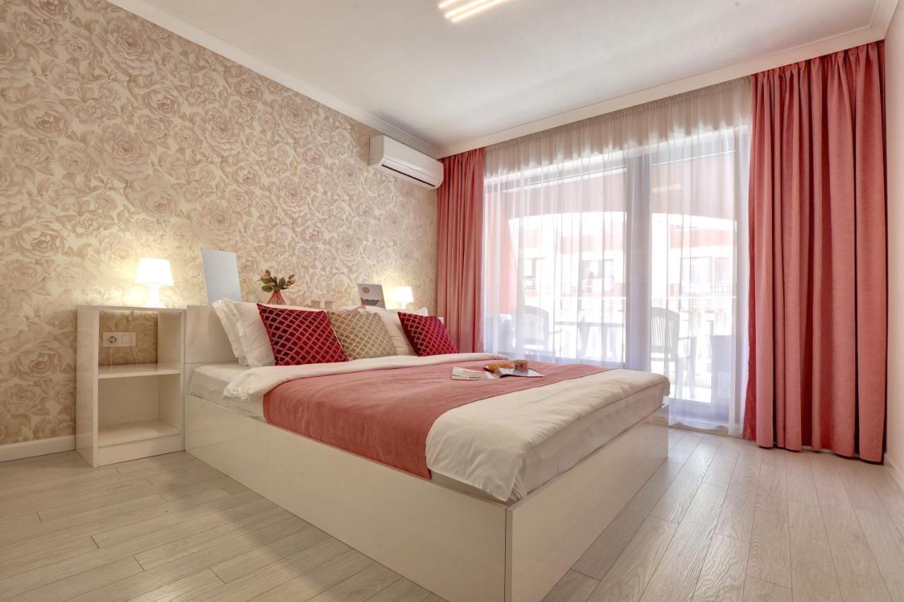 Luxury Center Apartments In Grand Karavel Warna Exterior foto